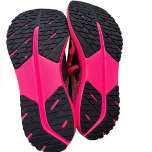 Brooks Hyperion Tempo sneakers in Black/Pink 8.5 thumbnail 6