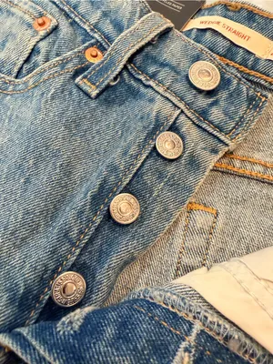 NWT Levi’s Size 24x28 Wedgie Straight Button Fly Jeans Classic Denim mid Rise thumbnail 8