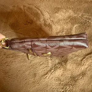 Michael Kors Jet Set Large Signature Wristlet Maroon. thumbnail 13