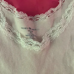 Brandy Melville Pink Lace Tank thumbnail 2