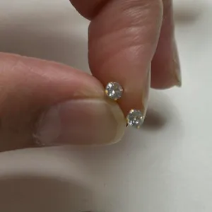 18k Gold Plated Round White Crystal Zircon 3mm Stud Earrings - ERG-R-S thumbnail 4