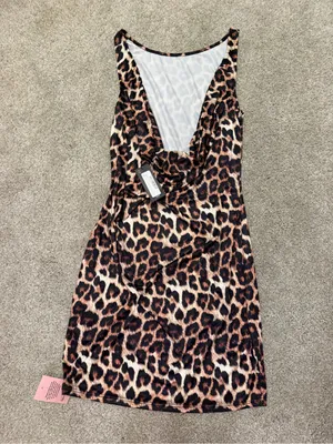 Pretty Little Thing Leopard Print Bodycon Dress thumbnail 2