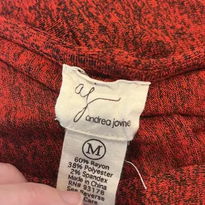ANDREA JOVINE marbled red top with cropped sleeves thumbnail 5