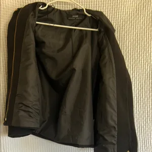Zara Women's Black Utility Jacket with Gold Accents thumbnail 11