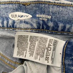Old Navy Medium Wash Distressed Denim Jeans Boyfriend Mid Rise Grunge Alt Edgy thumbnail 7