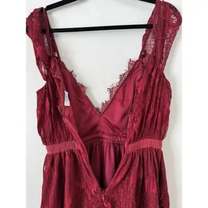 TOBI Burgundy Red Lace Sexy V Neck Mini Dress Size Small thumbnail 8