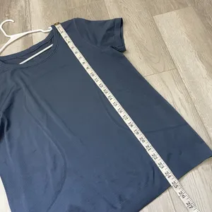 Lululemon Swiftly Tshirt relaxed womens Blue (size 8) running outdoor workout thumbnail 4