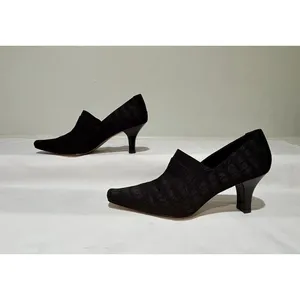 Like NEW Liz Claiborne black textured pointed-toe heels Size 9 thumbnail 3