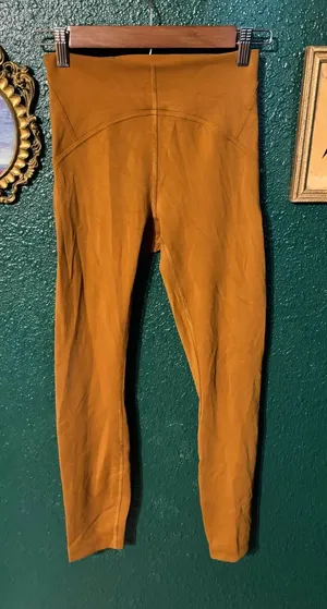 Lululemon Instill High-Rise Tight 25" Sz 4 Butternut Brown thumbnail 1