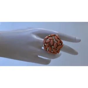 Vintage Gold Tone Coral Pink Peach Lucite Cabochon Ring stones Women’s Sz 8” thumbnail 4
