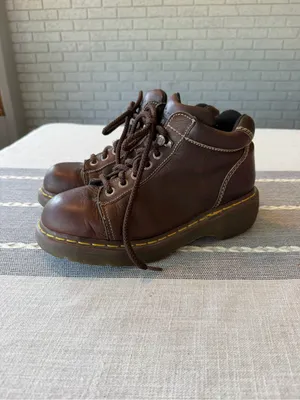 Vintage Y2K Dr. Martens 8542 Brown Leather Chunky Boots Made in England Size 9 thumbnail 5