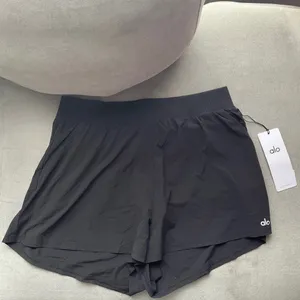 Alo Yoga Breezy Short Black L thumbnail 2