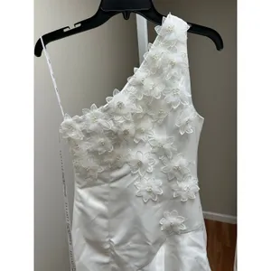 Elliatt Thalia Gown in Ivory White Size Small thumbnail 8