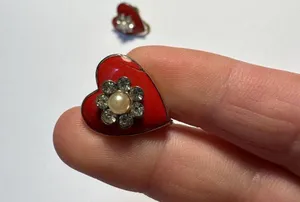 Vintage Coro Red Enamel Heart Rhinestone Screw On Non Pierced Earrings thumbnail 2