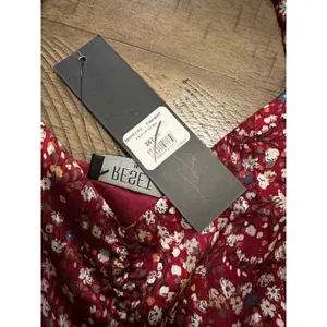 NWT Reset by Jane Floral Ruched Crop Top thumbnail 3