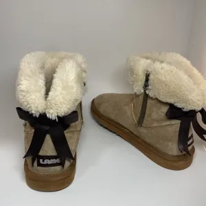 LAMO Womens brown 🤎 Suede Short Boots‎ Size 7 thumbnail 2