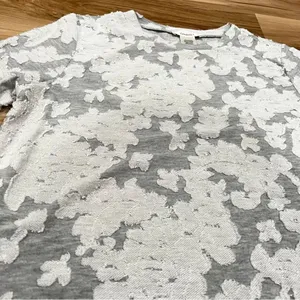 Urban Romantics Grey and White Lace Top Women’s Small thumbnail 3