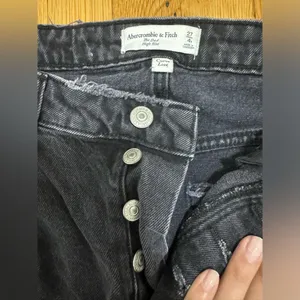 Size 27/4R Curve Love High Rise Dad Jeans Black Distressed thumbnail 4