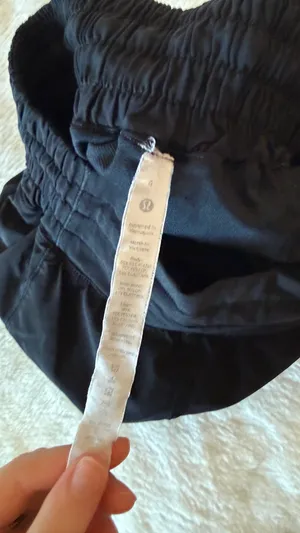 Lululemon Hotty Hot Shorts 2.5" thumbnail 3