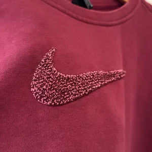 Nike Women's Maroon Logo Cropped Crewneck Sweatshirt Size Large thumbnail 2