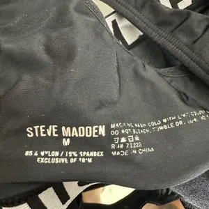 Steve Madden Womens Black Logo Band V-Neck Stretch Bralette Sports Bra Size M thumbnail 3