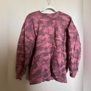 lululemon Perfectly‎ Oversized Crew Sweatshirt Sz 8 Camo Brier Rose thumbnail 3