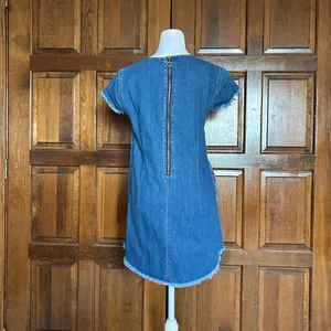 Good American Blue Denim‎ T-Shirt Dress Size 1 S Frayed Raw Edge Hem Mini Shift thumbnail 6