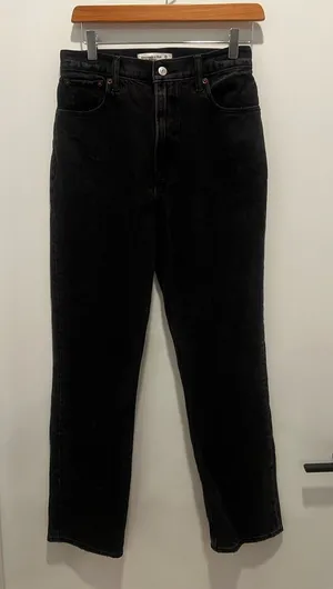 Abercrombie The 90’s Straight Ultra High Rise Jeans thumbnail 1