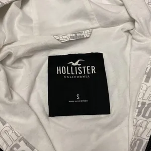 Hollister rain jacket thumbnail 2