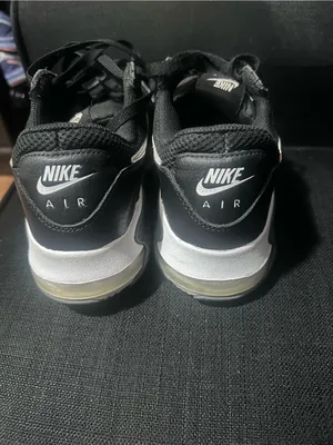 Nike Black and White Air Max Women's Athletic Sneakers size 10 thumbnail 3