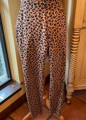 Old Navy leopard print leggings thumbnail 1