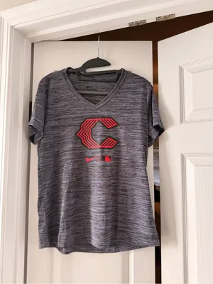 Women’s Cincinnati Reds Tee thumbnail 2