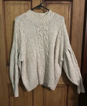 Old Navy Sweater thumbnail 1
