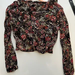 Aqua‎ Floral Ruffled Neck LOng Sleeve Top Size Small thumbnail 7