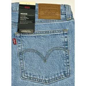 Levi's Premium Wedgie High Rise Tapered Jeans Women's Size 30 Light Wash NWT thumbnail 4