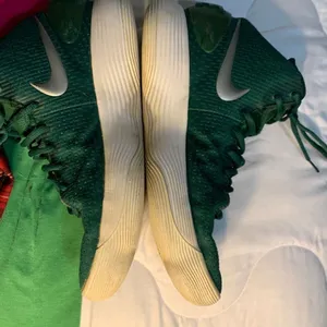 Nike Green Low tops. Size 9. thumbnail 2