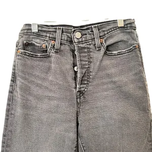 LEVIS Wedgie Distressed Ankle Denim Gray‎ Wash Sz 28 thumbnail 4