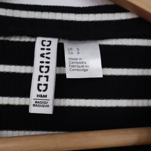 H&M T-Shirt Womens S Divided Basic Ribbed Black White Striped Excellent thumbnail 2