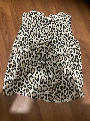LOFT Leopard Print Sleeveless Ruffle-Front Shell - Cream & Black thumbnail 4