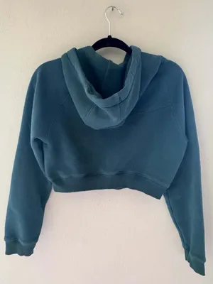 Alphalete Women's Cropped Long Sleeve Hoodie in Teal thumbnail 3