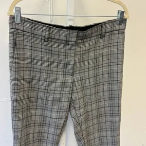 Ann Taylor Grey Glen Plaid Ankle Trousers Women's 6 Stretch Slim Dress Pants thumbnail 4