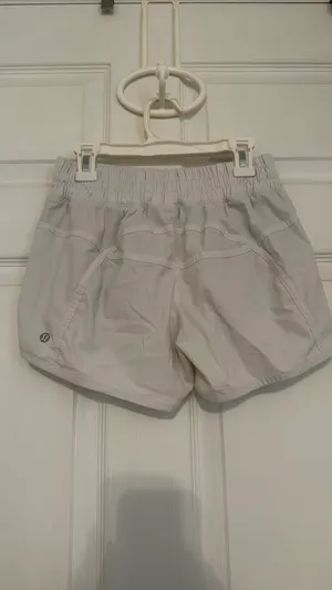 Lululemon Tracker Shorts 4" White thumbnail 6