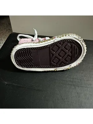 Rhinestone Light Pink Sneaker Keychain thumbnail 4