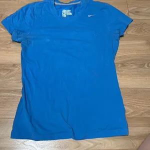 Women’s‎ Nike dri fit blue top size medium thumbnail 1