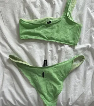 Triangl Bikini thumbnail 1