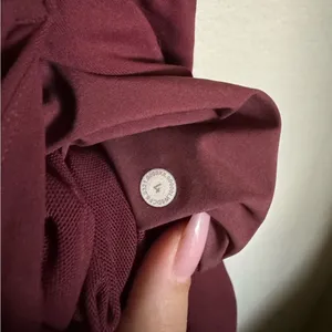 Lululemon Keep Moving‎ 7/8 Pant Size 4 in Red Cassis thumbnail 4