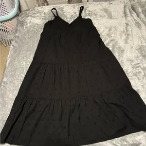 Ophelia & Co. Elegant Black Maxi Dress thumbnail 1
