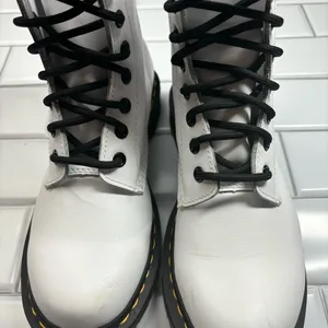 Dr/Doc Martens 1460 SMOOTH LEATHER LACE UP BOOTS‎ US 7 White thumbnail 13