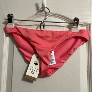 💙💖 NWT Billabong Low Rider Pink Bikini Bottoms thumbnail 3