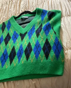 Beautiful argyle green vest thumbnail 1